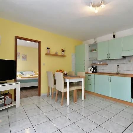 With A Parking Space - 18186 Apartmán