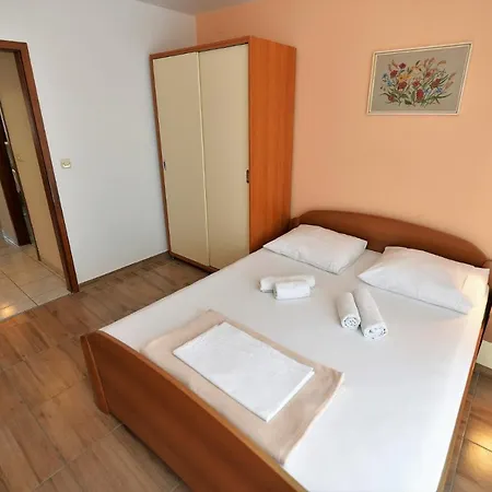 With A Parking Space - 18186 * 무르테르