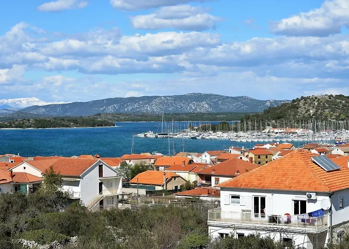 With A Parking Space - 18186 Murter