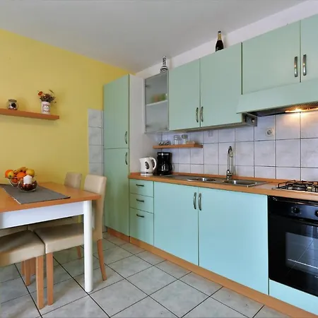 Appartamento With A Parking Space - 18186