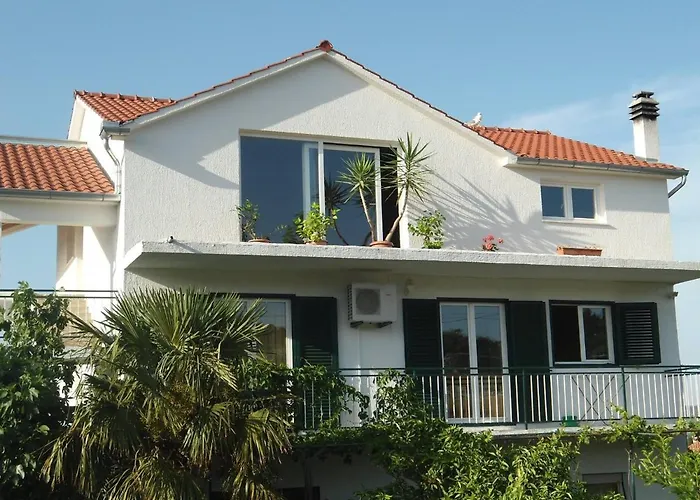 Apartamento With A Parking Space - 18186 Murter