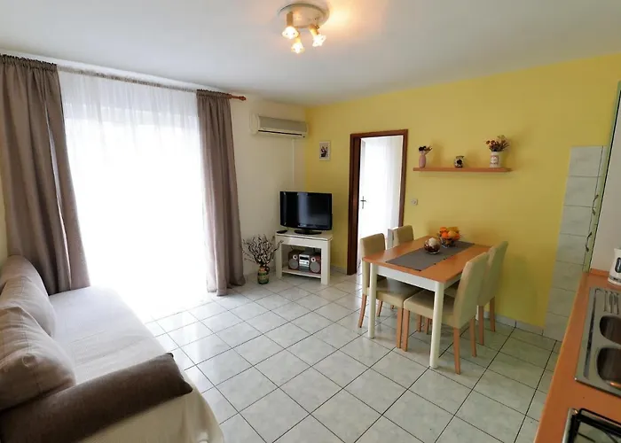 With A Parking Space - 18186 * Murter