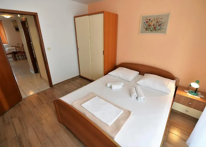 With A Parking Space - 18186 * Murter